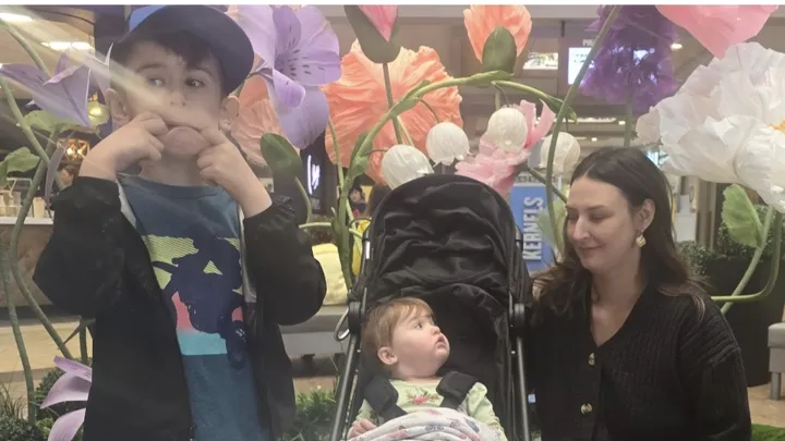 Bianca and her children Roman and Viviana